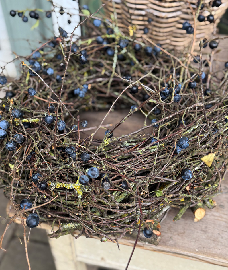 BLUMENTOCHTER Schlehenkranz