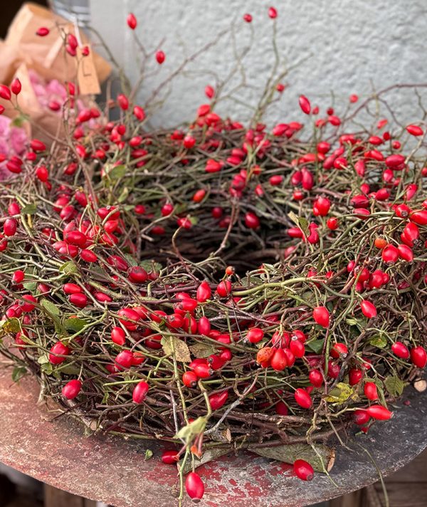 BLUMENTOCHTER Hagebuttenkranz